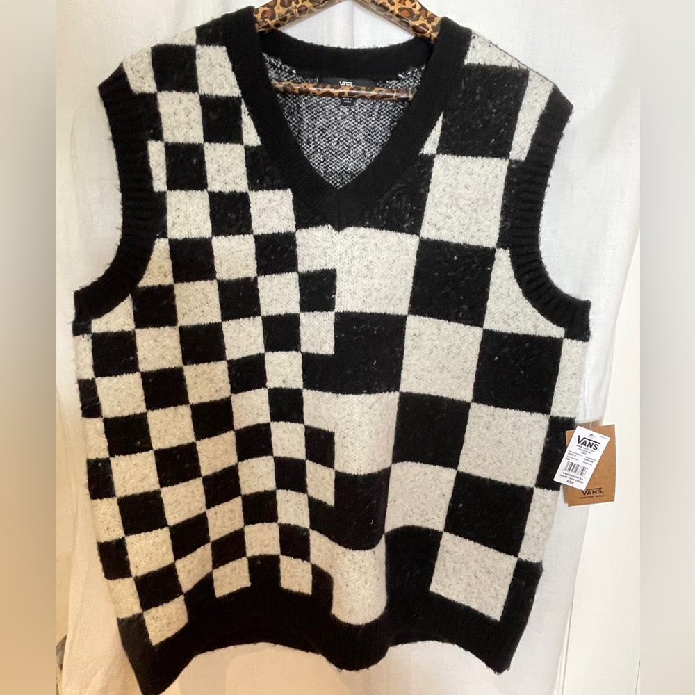 NWT Vans XS Courtyard Checker Sweater Vest.  Men’s Black and White
